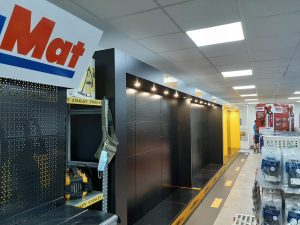 customised retail dewalt